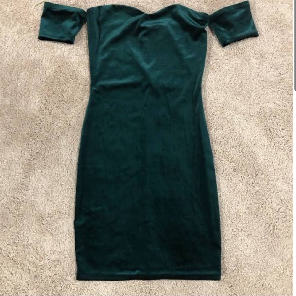 Green strapless dress